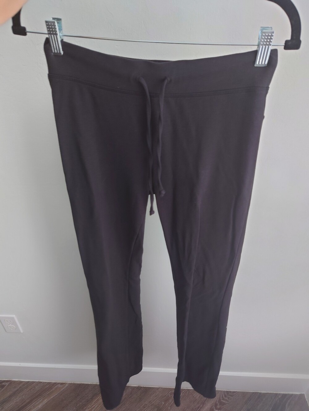 Alo Sway Bootcut Sweatpant Size Small Black Excellent Condition! Retail $128